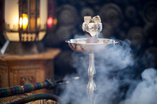 हुक्का बार चलाने वाले कैफे संचालक के विरूद्ध प्रकरण दर्ज