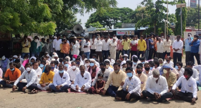 Citizens blocked the way for the demand for road construction