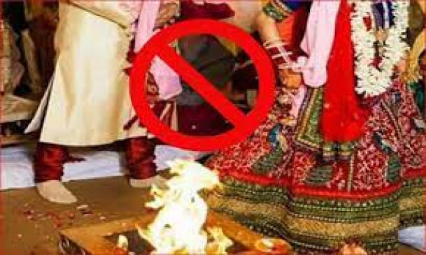 Daughter commits suicide after marriage at the age of 14