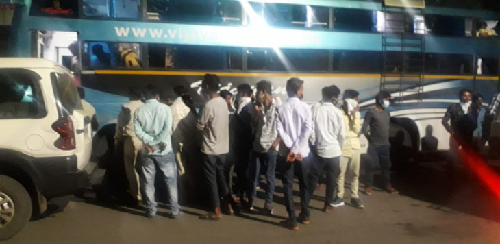 प्रतिबंध के बावजूद नागपुर जा रही थी बस, दर्ज हुई एफआईआर