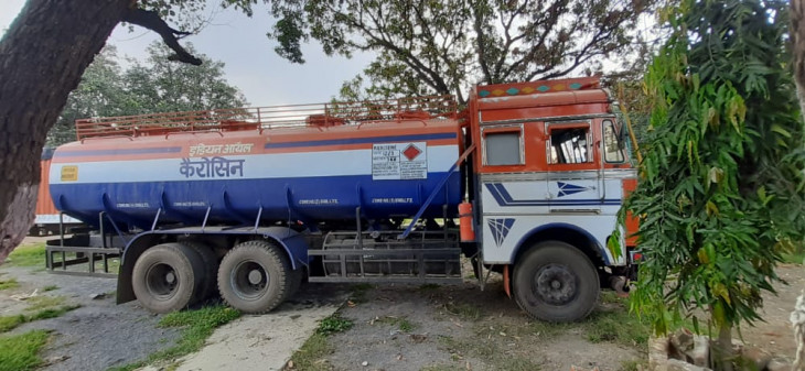 Disclosure of theft of petroleum from tanker, driver and dhaba owner arrested
