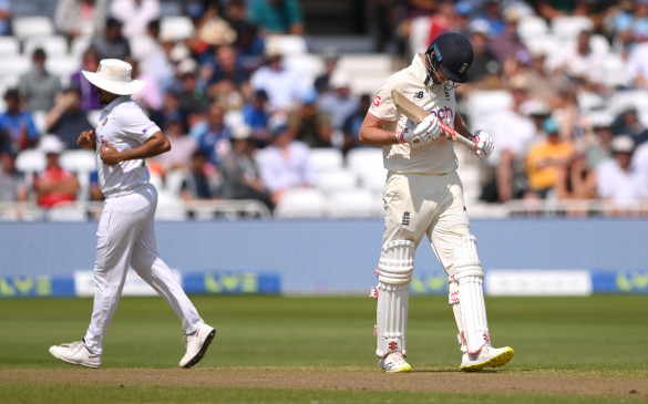 The hosts England. kept losing wickets at regular intervals throughout their innings