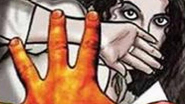 लॉज में युवती से दुष्कर्म, हालत बिगड़ी,  हंगामा होने पर आरोपी व लॉज संचालक पर मामला दर्ज