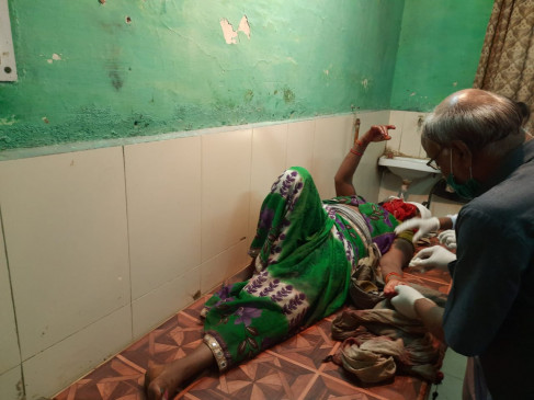 Husband attacked wife with ax who went to tie rakhi to brother without informing her