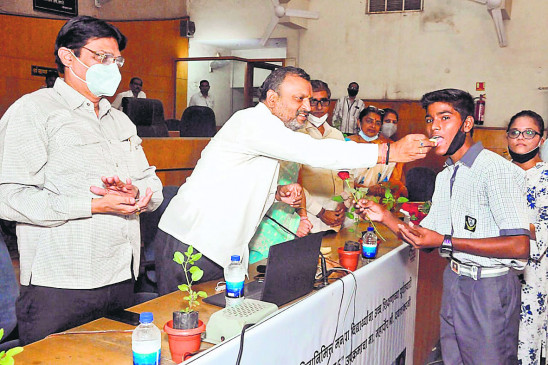 Now the students of Municipal Corporation will fly high with Super-75
