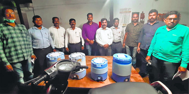Smuggling of liquor from water cans, 2 accused arrested