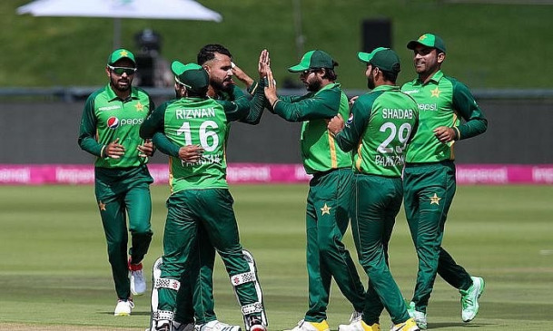 पाकिस्तान ने टी20 विश्व कप के लिए घोषित की 15 सदस्यीय टीम