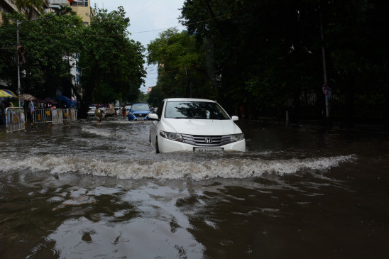ग्रेटर हैदराबाद में लगातार हो रही बारिश के कारण दो दिनों के लिए छुट्टी की घोषणा