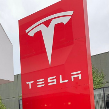 Tesla shouldnt have NDA for its FSD beta: Musk