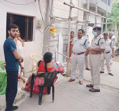 Bikers snatch chain from woman on the pretext of asking address