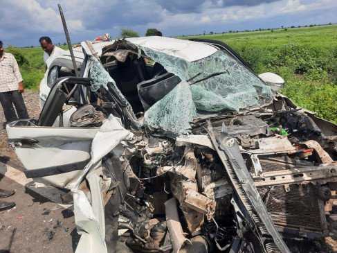 Car-pickup van collide, two dead, two injured