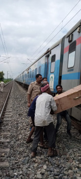 Coffin of womans body disappeared from SLR coach of moving train Coffin of womans body disappeared from SLR coach of moving train