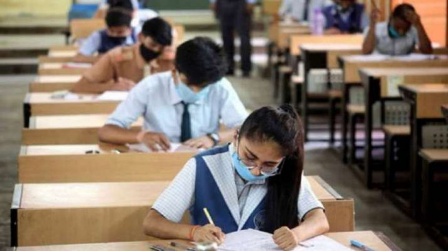 सुप्रीम कोर्ट ने केरल में कक्षा 11 की ऑफलाइन परीक्षाओं पर एक सप्ताह के लिए रोक लगाई