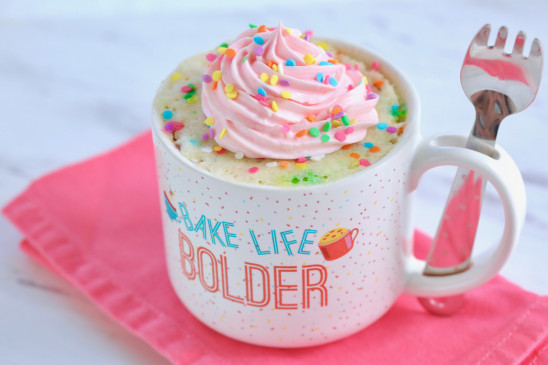रविवार को बच्चों के लिए घर पर बनाएं,  Mug Cake, भूल जाएंगे बाहर का स्वाद