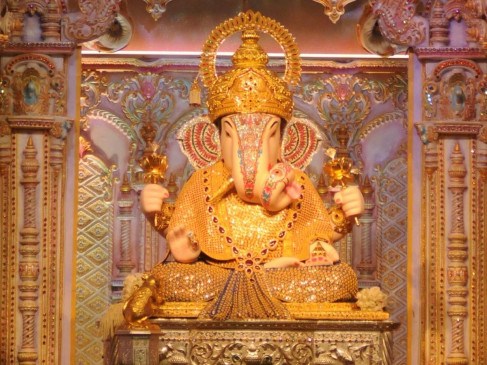 दगडूशेठ गणपती मंदिर में सिर्फ ये काम करने से पूरी होती है मुराद