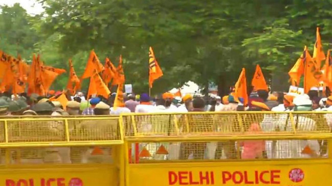 कृषि कानून के 1 साल पूरे होने पर अकाली दल का प्रदर्शन शुरु, दिल्ली बॉर्डर हुए सील, धारा 144 लागू कृषि कानून के 1 साल पूरे होने पर अकाली दल का प्रदर्शन शुरु, दिल्ली बॉर्डर हुए सील, धारा 144 लागू