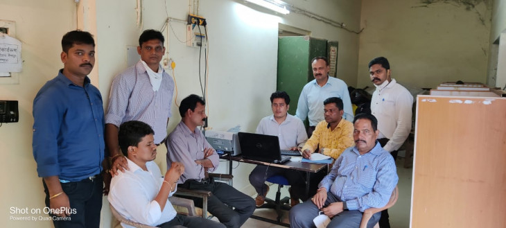 नैनपुर में आरआई 28 हजार की रिश्वत लेते पकड़ाया