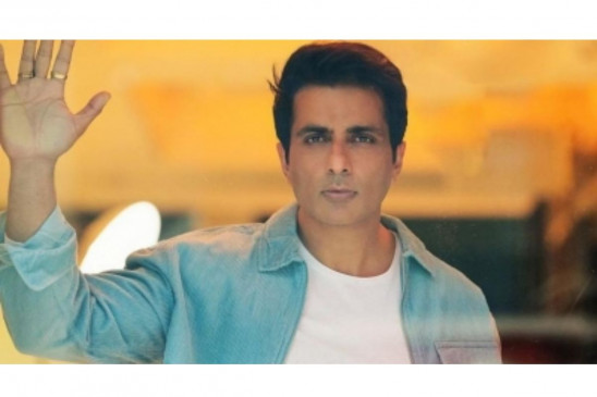 आईटी रेड के बाद पहली बार सामने आए सोनू सूद, कहा- जितनी चीजे है सबके सामने है
