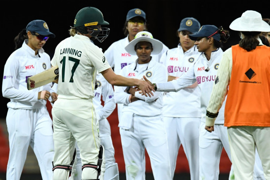 ऑस्ट्रेलिया के सामने भारत का दमदार प्रदर्शन, एकमात्र डे-नाइट टेस्ट मैच ड्रॉ