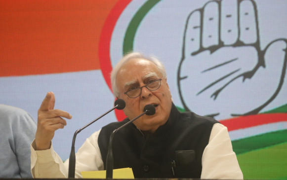 Kapil Sibal came in support of Priyanka