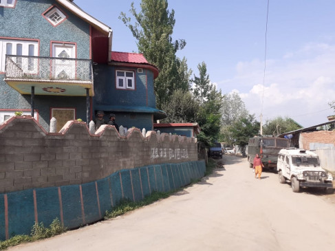 एनआईए ने कश्मीर घाटी में छापेमारी की, 70 लोग हिरासत में लिए गए