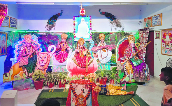 Chaitanya Navdurga Darshan in Brahma Kumaris, competitions from place to place Chaitanya Navdurga Darshan in Brahma Kumaris, competitions from place to place