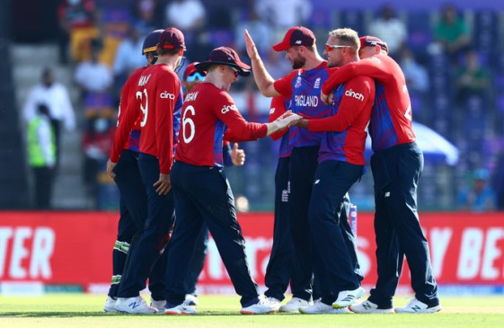 इंग्लैंड ने बांग्लादेश को 8 विकेट से दी मात