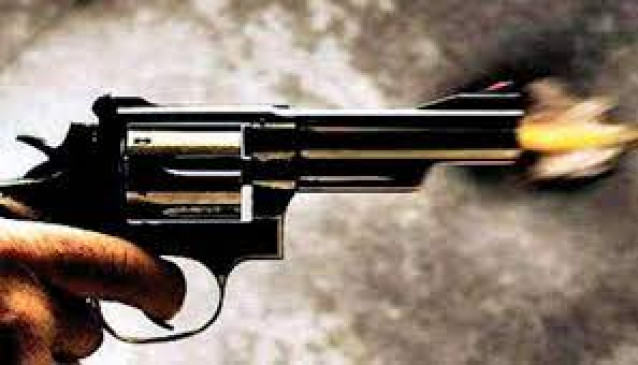 In Bhandara, the institution drivers son fired at the peon