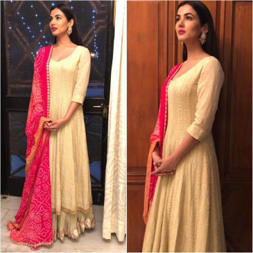 दिवाली को बनाए और खास, जरूर ट्राई करें यह 5 लेटेस्ट ट्रेंड्स! दिवाली को बनाए और खास, जरूर ट्राई करें यह 5 लेटेस्ट ट्रेंड्स!