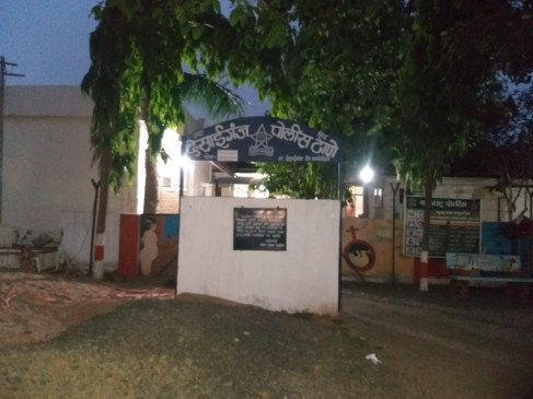 Police officers who went to catch liquor were assaulted