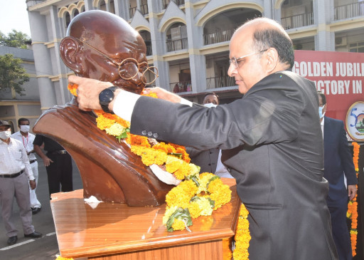 जयंती पर राष्ट्रपिता और शास्त्रीजी को किया याद, पदचिन्हों पर चलने की ली शपथ