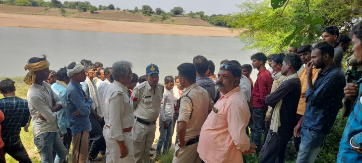 Two youth drowned while bathing in Narmada river नर्मदा नदी में नहाते समय दो युवक डूबे