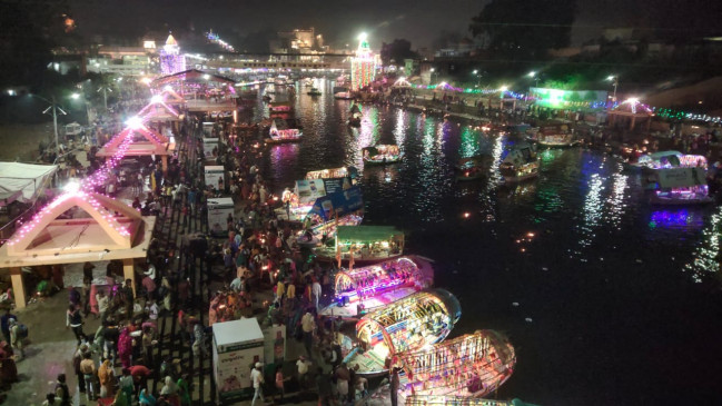 30 lakh devotees donated lamps in Mandakini river