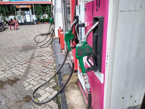 After the Center, now the Diwali gift of the UP government, petrol and diesel cheaper by Rs 12 per liter