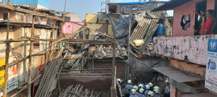 महाराष्ट्र नगर स्लम में एक मंजिला इमारत के गिरने से 9 घायल
