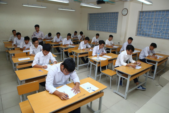 Individual classes resume for high school seniors in Hanoi | हनोई में हाई स्कूल के वरिष्ठ छात्रों के लिए व्यक्तिगत कक्षाएं फिर से शुरू, इन नियमों का करना होगा पालन – Bhaskar Hindi