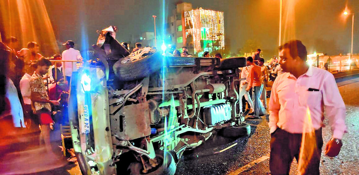 Car overturns on Koradi Road, 4 injured