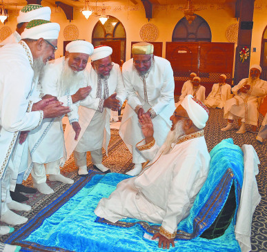 धर्मगुरु डॉ. सैयदना आली कदर मुफद्दल सैफुद्दीन का मनाया जन्मदिन धर्मगुरु डॉ. सैयदना आली कदर मुफद्दल सैफुद्दीन का मनाया जन्मदिन