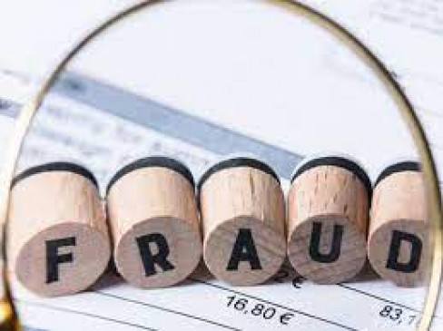 Hands cleared on Rs 2.60 lakh of elderly in the bank