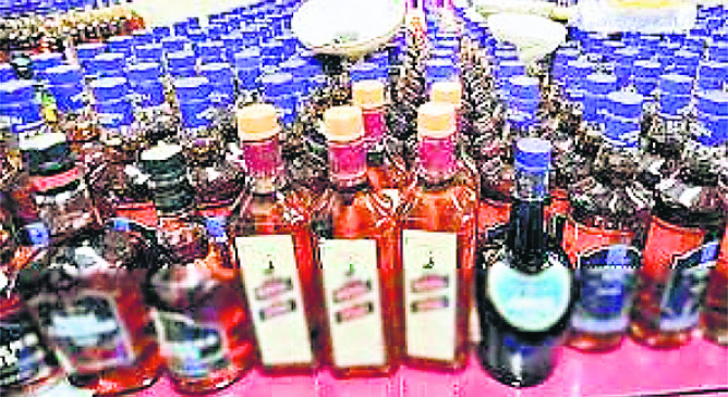 Illegal liquor sellers house raided in Kalmana Illegal liquor sellers house raided in Kalmana