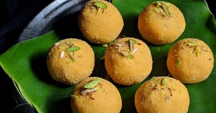 पहली बार में परफेक्ट बेसन के लड्डू बनाएं, यहां देखे मिनटों में बनने वाली रेसिपी