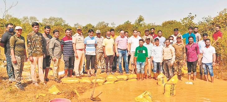 Rang Lai Concept - 2,604 Vanrai Dams built with public cooperation in ten days Rang Lai Concept - 2,604 Vanrai Dams built with public cooperation in ten days