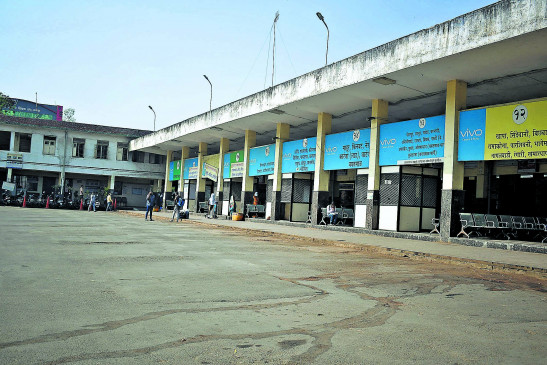 Small businessmen suffering due to ST buses strike