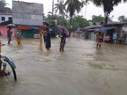 बांग्लादेश के कुछ हिस्सों में भारी बारिश जारी,सामान्य जनजीवन अस्त-व्यस्त