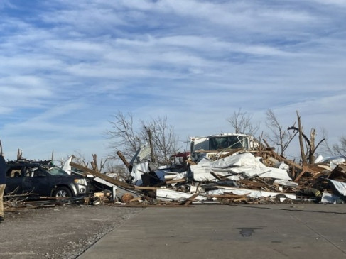 President Biden approves disaster relief plan in tornado-hit Kentucky | राष्ट्रपति  बाइडेन ने बवंडर प्रभावित केंटकी में आपदा राहत योजना को दी  मंजूरी – Bhaskar Hindi