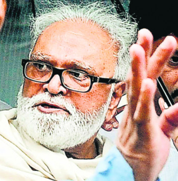 Damania files application against Bhujbal in ACB court