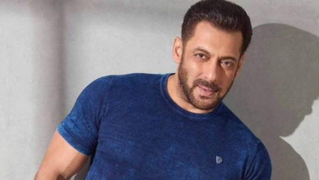 फैंस का रिएक्शन देख डर गए सलमान खान, वीडियो में जाने इसकी वजह