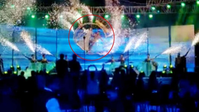 12 फीट की ऊंचाई से गिरे दूल्हा-दुल्हन