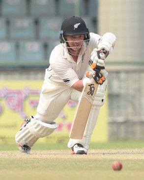 Coach Luke Ronchi praises captain Tom Lathams unbeaten 186