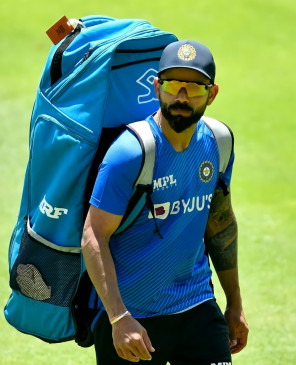 Kohli breaks Tendulkars record, becomes highest run-scorer on foreign soil